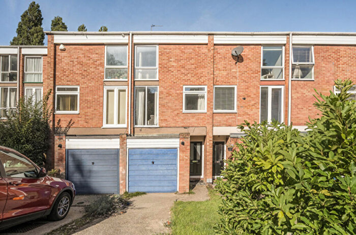 3 Bedroom Terraced House For Sale In Green Ridges, Headington, Oxford, OX3