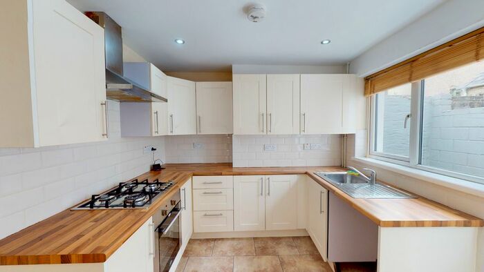 3 Bedroom Semi-Detached House To Rent In The Avenue, Carmarthen, Carmarthenshire, SA31