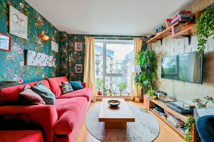 1 Bedroom Flat To Rent In Peckham Grove, Peckham, London, SE15