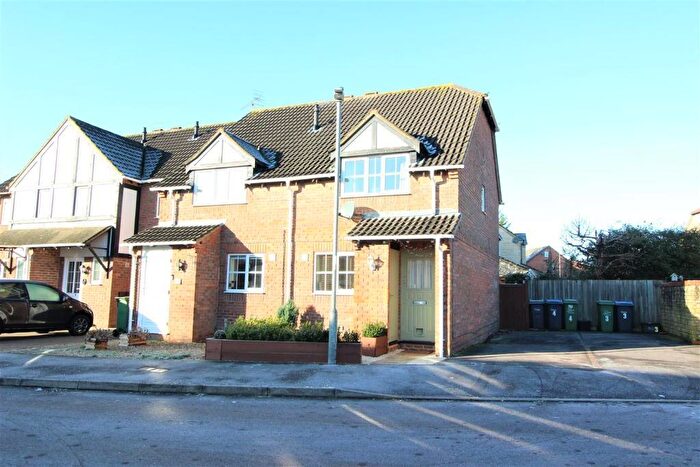 2 Bedroom End Of Terrace House To Rent In Huntingdon Way, Chippenham, SN14
