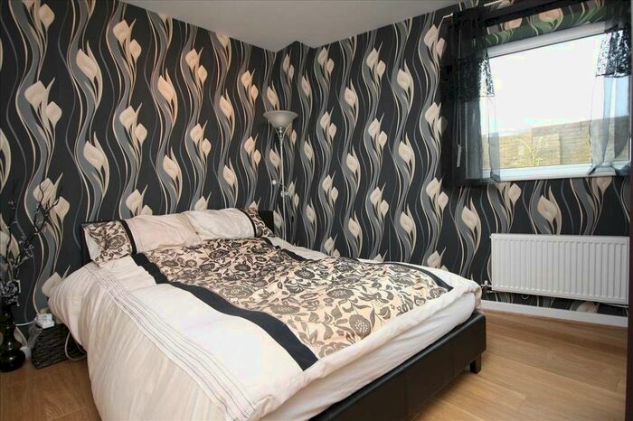 2 Bedroom Flat To Rent In St Georges Court, Norstead Place, London, SW15