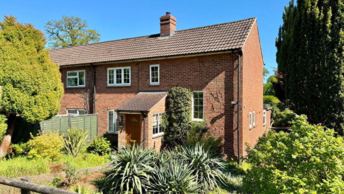 3 Bedroom Semi Detached House For Sale In Tile Barn Row, Woolton Hill, Newbury, RG20