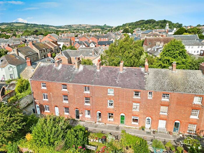 3 Bedroom Town House For Sale In King Street, Bridport, DT6
