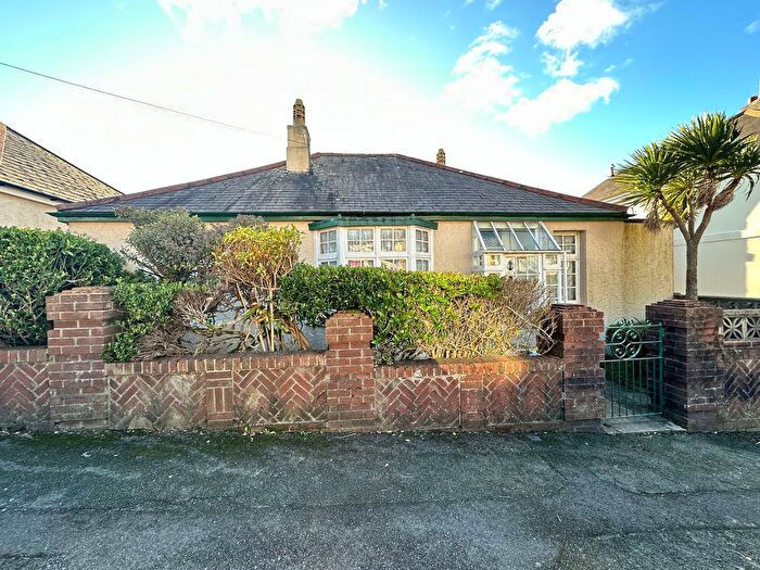 4 Bedroom Bungalow For Sale In Windsor Road, Torquay, TQ1