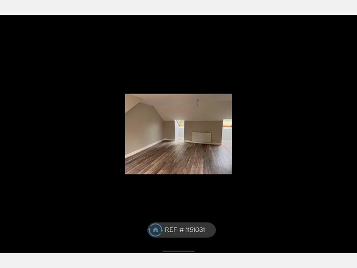 2 Bedroom Flat To Rent In Bowes Rd, South Gate, N11