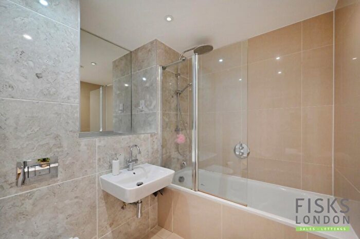 1 Bedroom Flat For Sale In City View Point, Leven Road, London, E14