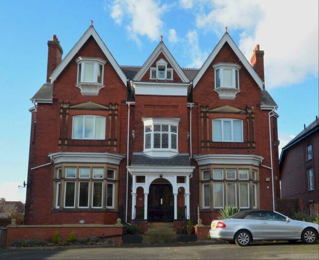 2 Bedroom Apartment To Rent In Park Avenue, Southport, PR9
