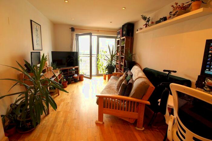 1 Bedroom Flat To Rent In King Square Avenue, Bristol, BS2