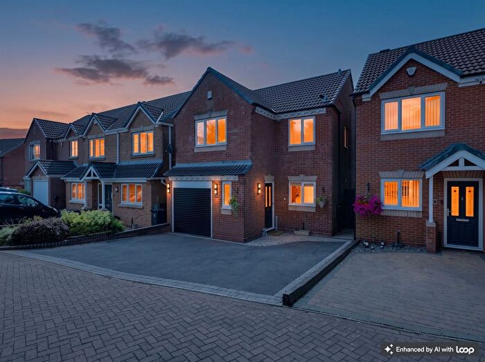 3 Bedroom Detached House For Sale In Richborough Drive, Dudley, DY1