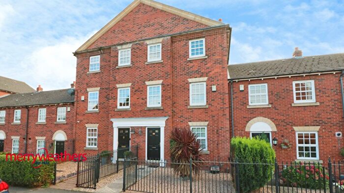 3 Bedroom Town House To Rent In St Marys Walk, Sprotborough, Doncaster, DN5