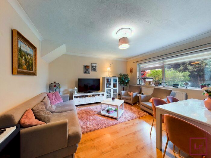 2 Bedroom Maisonette To Rent In Rydal Way, Ruislip, Middlesex HA4