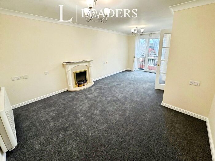 1 Bedroom Flat For Sale In Holmes Court, Medway Wharf Road, Tonbridge, TN9