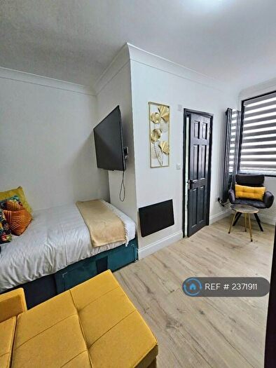 Studio To Rent In Callcott Road, London, NW6