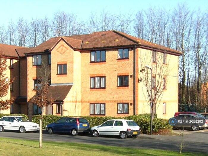 1 Bedroom Flat To Rent In Walpole Road, Slough, SL1