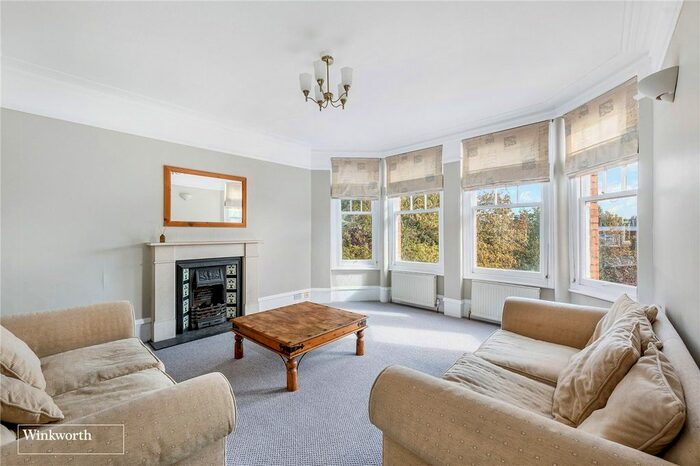 3 Bedroom Flat To Rent In Sutton Court, Fauconberg Road, London, W4
