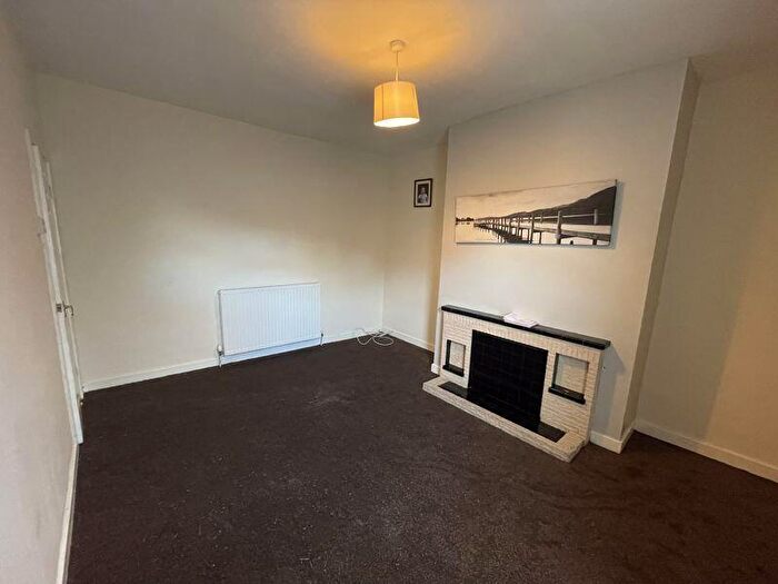 3 Bedroom Flat To Rent In Holly Avenue, Wallsend, NE28