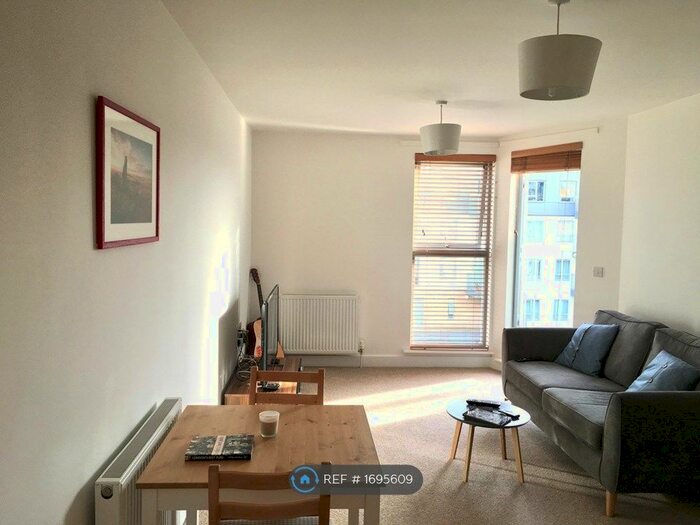 1 Bedroom Flat To Rent In Woodrow Court, London, SE5