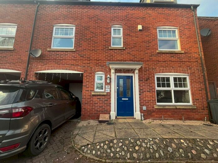 3 Bedroom House To Rent In Kingswood Close, Birmingham, B30