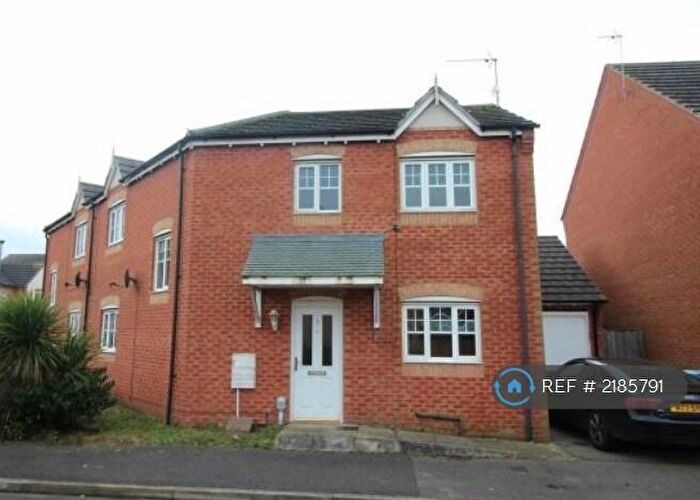 3 Bedroom Semi-Detached House To Rent In Redhill Park, Hull, HU6