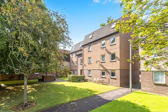 4 Bedroom Flat For Sale In / Ettrickdale Place, Stockbridge, Edinburgh, EH3