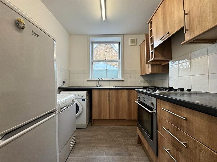 1 Bedroom Flat For Sale In Darby Drive, Waltham Abbey, EN9