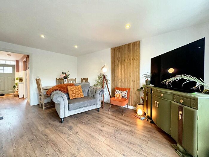 3 Bedroom Town House For Sale In Small Meadow Court, Caerphilly, CF83