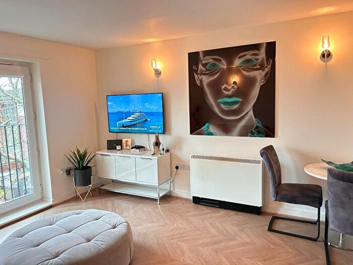 1 Bedroom Flat For Sale In Celandine Grove, London, N14