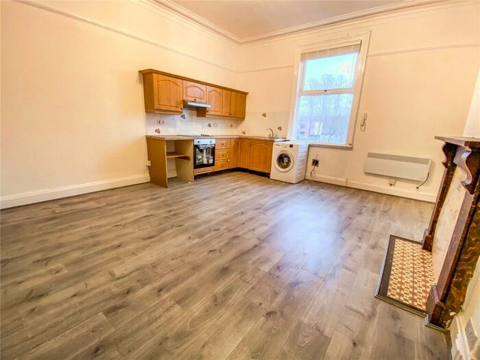 1 Bedroom Flat To Rent In Portland Crescent, Manchester, Greater Manchester, M13