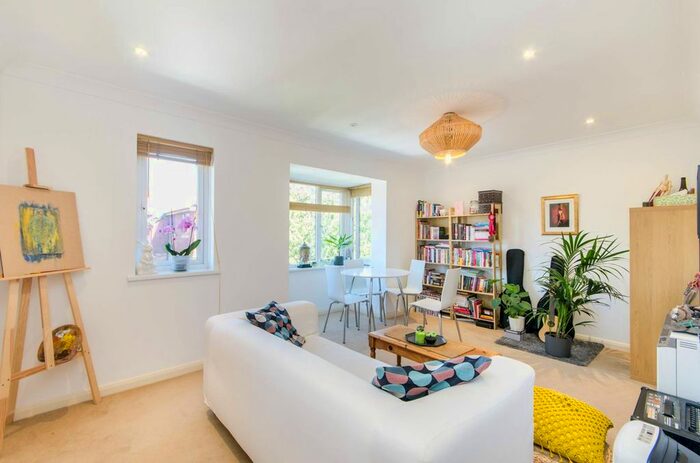 1 Bedroom Flat To Rent In Kipling Drive, Colliers Wood, London, SW19