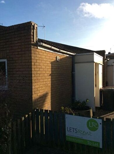 1 Bedroom Flat To Rent In Twickenham Court, Corby, NN18