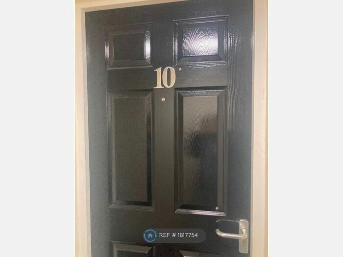 2 Bedroom Flat To Rent In Cannon Street, Wellingborough, NN8