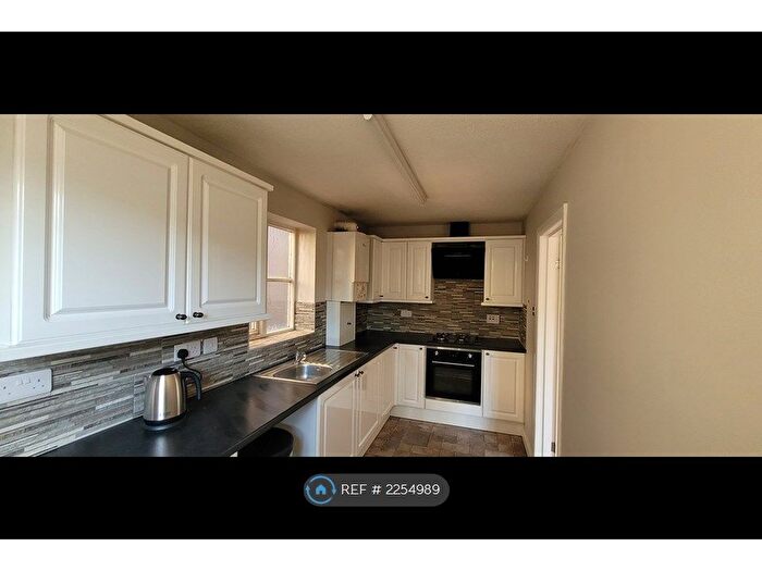 1 Bedroom Flat To Rent In East Court, Southport, PR8