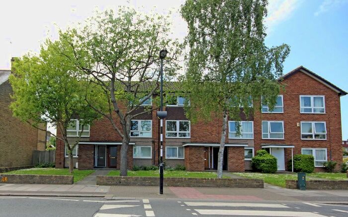 2 Bedroom Flat To Rent In Percy Road, Hampton, TW12