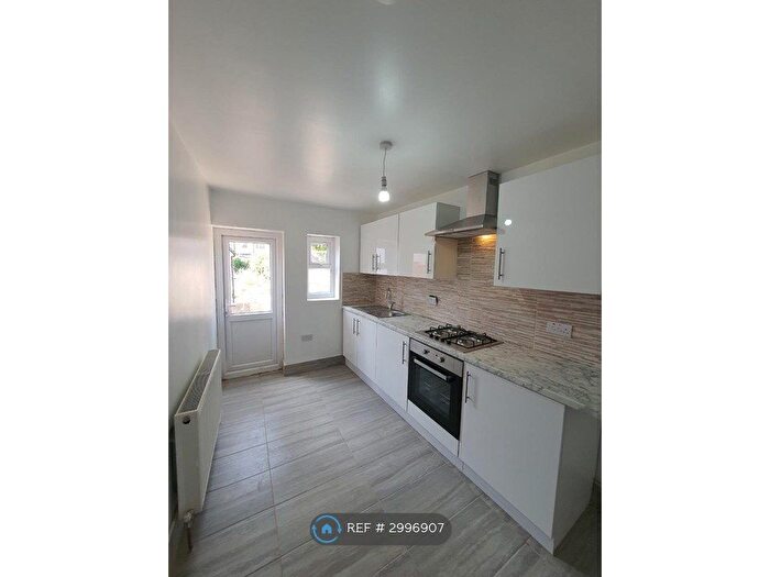 3 Bedroom End Terrace House To Rent In School Road, Dagenham, RM10