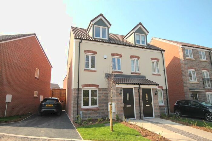 3 Bedroom Semi-Detached House To Rent In Trefoil Way, Emersons Green, Bristol, BS16