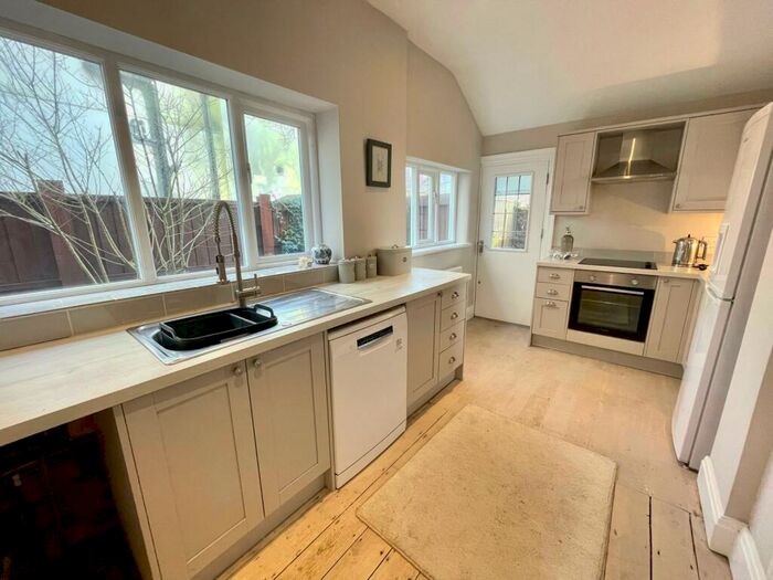 3 Bedroom Semi-Detached House To Rent In Liverpool Road, Crosby, L23