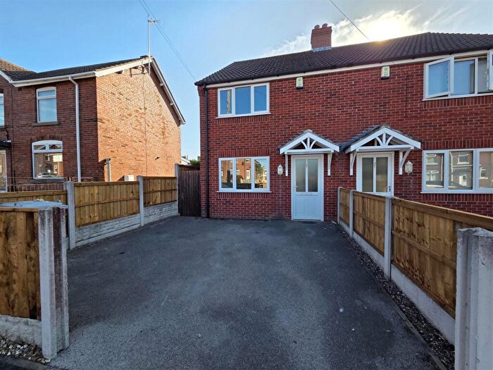 2 Bedroom Semi-Detached House To Rent In Whinney Lane, New Ollerton, NG22