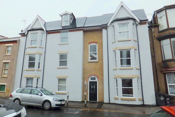 2 Bedroom Apartment To Rent In Dolphin Street, Herne Bay, CT6