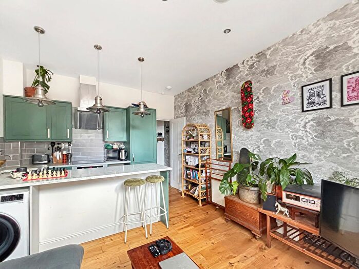 1 Bedroom Flat For Sale In High Street, Wivenhoe, Colchester, CO7