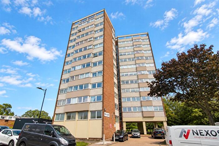 2 Bedroom Apartment For Sale In Jones Close, Southend-on-Sea, Essex, SS2