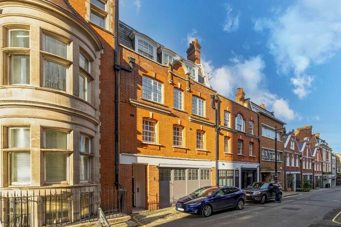 1 Bedroom Flat To Rent In Bruton Place, London, W1J