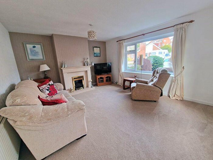 3 Bedroom Semi-Detached House For Sale In Yew Tree Drive, Stockport, SK6