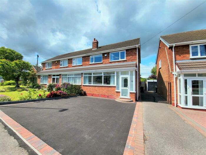 3 Bedroom Semi-Detached House To Rent In Forest Close, Streetly, Sutton Coldfield, B74