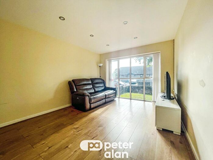 2 Bedroom Bungalow To Rent In Boncath Road, Llandaff North, CF14