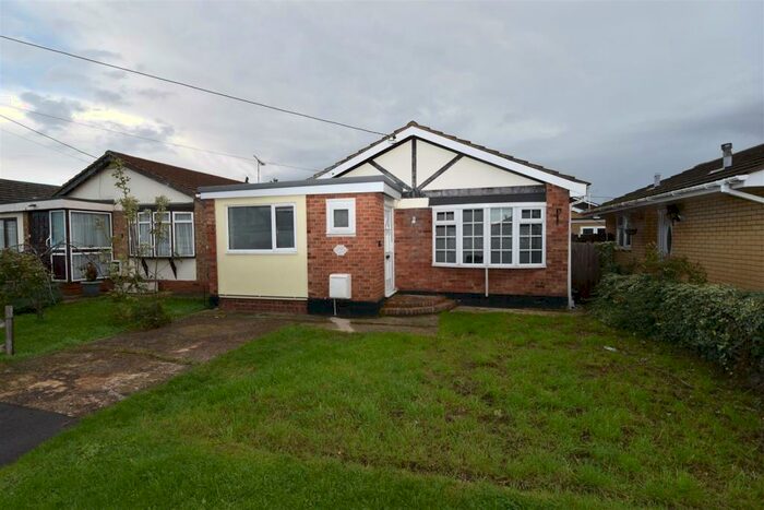 2 Bedroom Detached Bungalow To Rent In Hornsland Road, Canvey Island, SS8