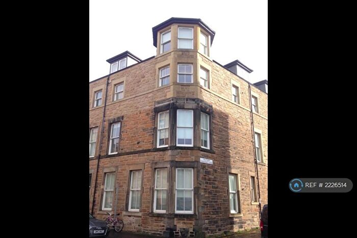2 Bedroom Flat To Rent In Watson Crescent, Edinburgh, EH11