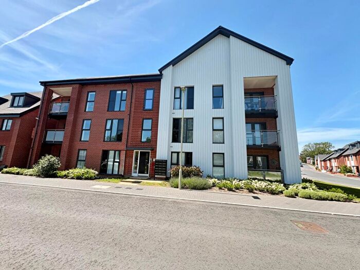 2 Bedroom Flat To Rent In Waxwing House, Whiteley, PO15