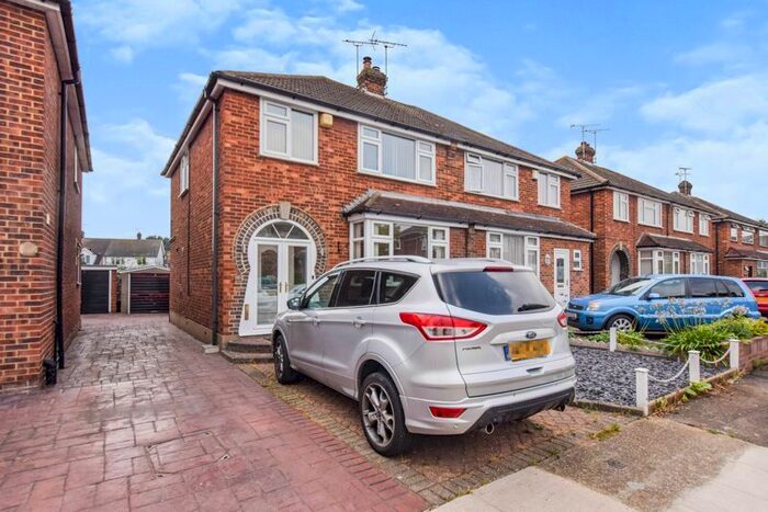 3 Bedroom Semi-Detached House To Rent In Redlie Close, Stanford-Le-Hope, SS17