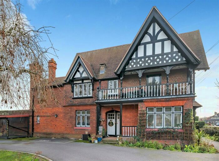 1 Bedroom Apartment To Rent In Straight Road, Old Windsor, SL4