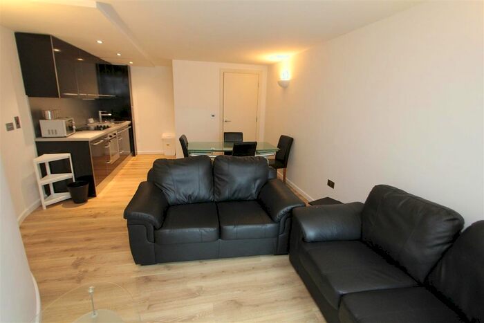2 Bedroom Flat To Rent In Wellington Street, Leeds, LS1